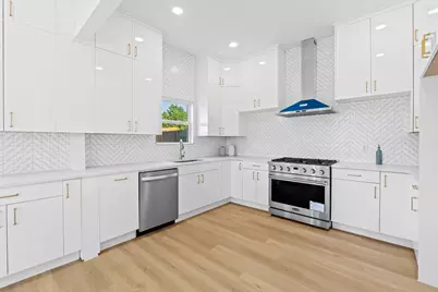 18702 Lakeland Drive, Point Venture, TX 78645 - Photo 11