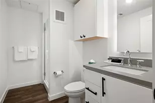 49 Navasota St, Austin, TX 78702 - Photo 27