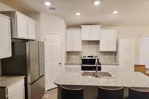 109 Akston Ct, Jarrell, TX 76537 - Photo 3