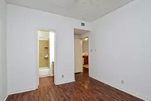 2216 San Gabriel St, Austin, TX 78705 - Photo 7