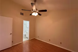 106 E 30th Street E, Austin, TX 78705 - Photo 17