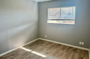 836 N Meadows Dr, Austin, TX 78758 - Photo 9