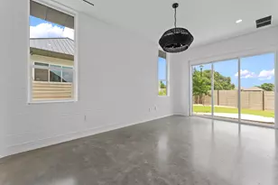 121 Rough Crk Rd, Georgetown, TX 78628 - Photo 7