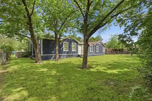 206 Oscar St, Taylor, TX 76574 - Photo 23