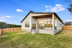 21803 Ohenry Ave, Lago Vista, TX 78645 - Photo 35