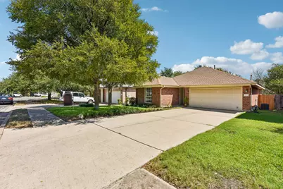 8105 Hawick Drive, Round Rock, TX 78681 - Photo 3