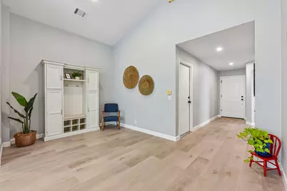 8105 Hawick Drive, Round Rock, TX 78681 - Photo 5