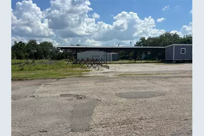 300 W Hempstead-B Street, Giddings, TX 78942 - Photo 3