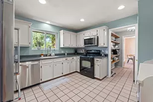 242 W Oak Loop, Cedar Creek, TX 78612 - Photo 9