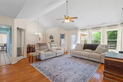 242 W Oak Loop, Cedar Creek, TX 78612 - Photo 7