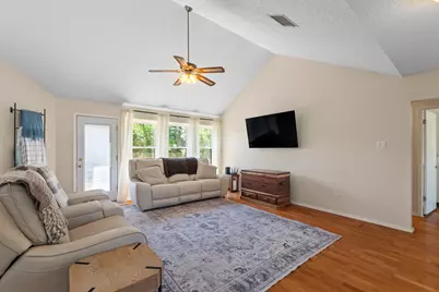 242 W Oak Loop, Cedar Creek, TX 78612 - Photo 5