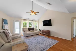 242 W Oak Loop, Cedar Creek, TX 78612 - Photo 5