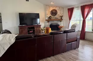 100 County Rd 423, Stockdale, TX 78160 - Photo 9