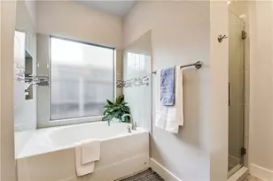 1300 E 3rd St, Austin, TX 78702 - Photo 11