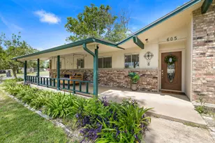 605 Parkway St, Georgetown, TX 78628 - Photo 5