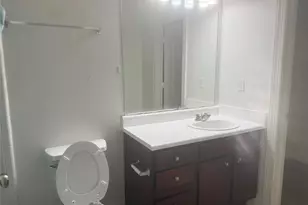 1901 Crossing Pl Pl, Austin, TX 78741 - Photo 9