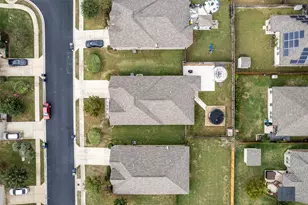 804 Farmhouse Dr, Hutto, TX 78634 - Photo 5