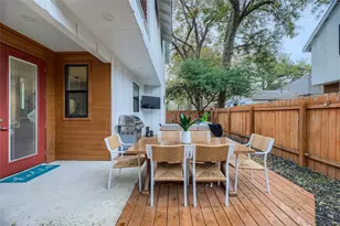 904 E 2nd St, Austin, TX 78702 - Photo 35