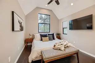 904 E 2nd St, Austin, TX 78702 - Photo 19