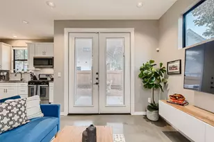 904 E 2nd St, Austin, TX 78702 - Photo 13