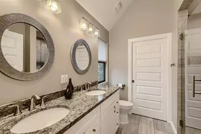 904 E 2nd Street #B, Austin, TX 78702 - Photo 23