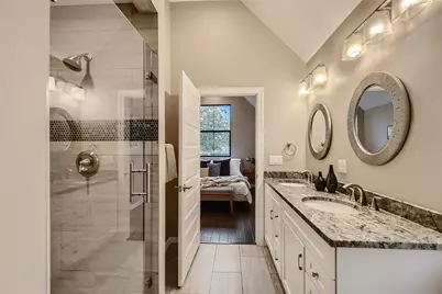 904 E 2nd Street #B, Austin, TX 78702 - Photo 25
