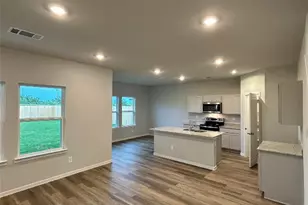 322 Randall Pl, Rockdale, TX 76567 - Photo 5