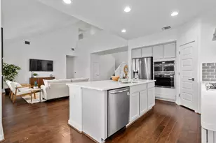 7201 Auburn Blaze Ln, Austin, TX 78744 - Photo 9