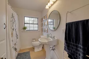 1233 Orange St, Lockhart, TX 78644 - Photo 23