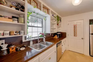 1233 Orange St, Lockhart, TX 78644 - Photo 9