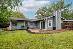 1233 Orange St, Lockhart, TX 78644 - Photo 27