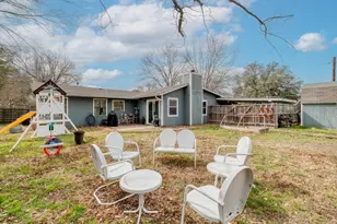 1233 Orange St, Lockhart, TX 78644 - Photo 27