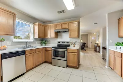 2800 Tyler Lane, Taylor, TX 76574 - Photo 9
