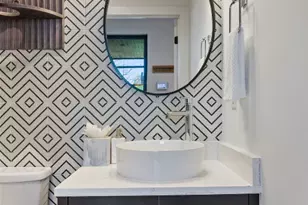 1304 Comal St, Austin, TX 78702 - Photo 31