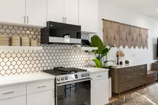 1304 Comal St, Austin, TX 78702 - Photo 11