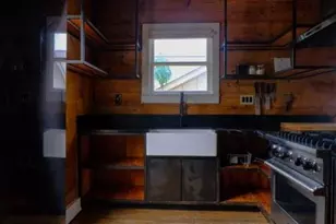 1907 W 38th St, Austin, TX 78731 - Photo 3