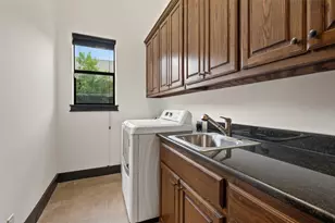 1310 Minnie Dr, Austin, TX 78732 - Photo 29