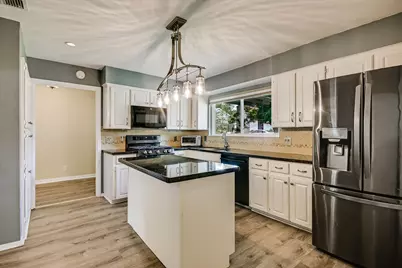 11711 Three Oaks Trail, Austin, TX 78759 - Photo 7