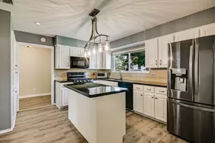 11711 Three Oaks Trail, Austin, TX 78759 - Photo 7