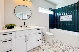 2309 Montopolis Dr, Austin, TX 78741 - Photo 9