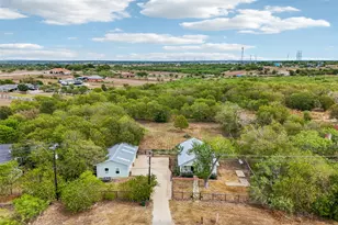 372 Old Lockhart Rd, Lockhart, TX 78644 - Photo 33
