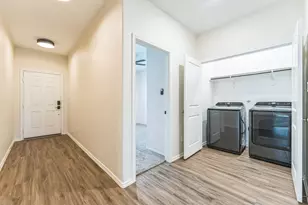 108 Fighting Seabees Run, Jarrell, TX 76537 - Photo 5