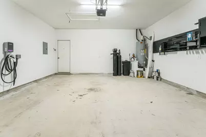 108 Fighting Seabees Run, Jarrell, TX 76537 - Photo 17