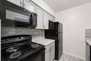 200 Monterrey St, Elgin, TX 78621 - Photo 13