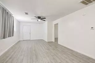 200 Monterrey St, Elgin, TX 78621 - Photo 7