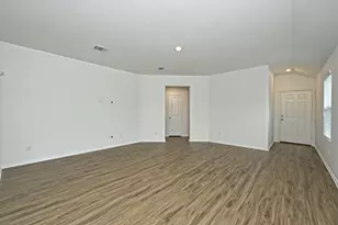 180 Madrid Dr, Kyle, TX 78640 - Photo 7