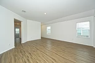 180 Madrid Dr, Kyle, TX 78640 - Photo 9