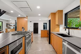 7202 Meadowood Dr, Austin, TX 78723 - Photo 13