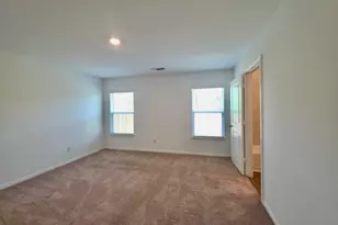 317 Riverdale Dr, Jarrell, TX 76537 - Photo 5