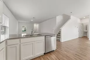 913 Legends Ln, Georgetown, TX 78628 - Photo 13